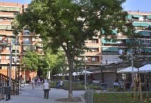 Un macrooperatiu als Jardins de la Mediterrània precinta dos locals