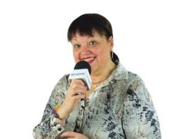 “L’objectiu del programa és educar; si una sola persona aprèn alguna cosa, ja em dono per satisfeta” Con la comida sí se juega