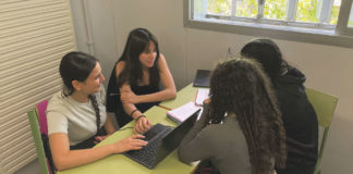 Aula d’acollida, un tast de diversitat al Domènech Aula de l'Institut Lluis Domènech i Montaner