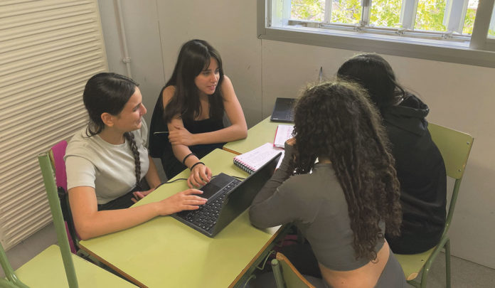 Aula de l'Institut Lluis Domènech i Montaner