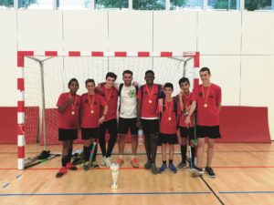 L’equip de Hoquei de l’Institut Montjuïc es proclama campió de la lliga del Consell de l’Esport Escolar de Barcelona