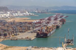 Els estibadors del Port de Barcelona donaran diners al sistema sanitari i garanteixen el seu funcionament