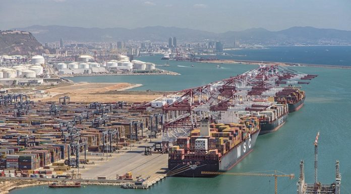 Els estibadors del Port de Barcelona donaran diners al sistema sanitari i garanteixen el seu funcionament