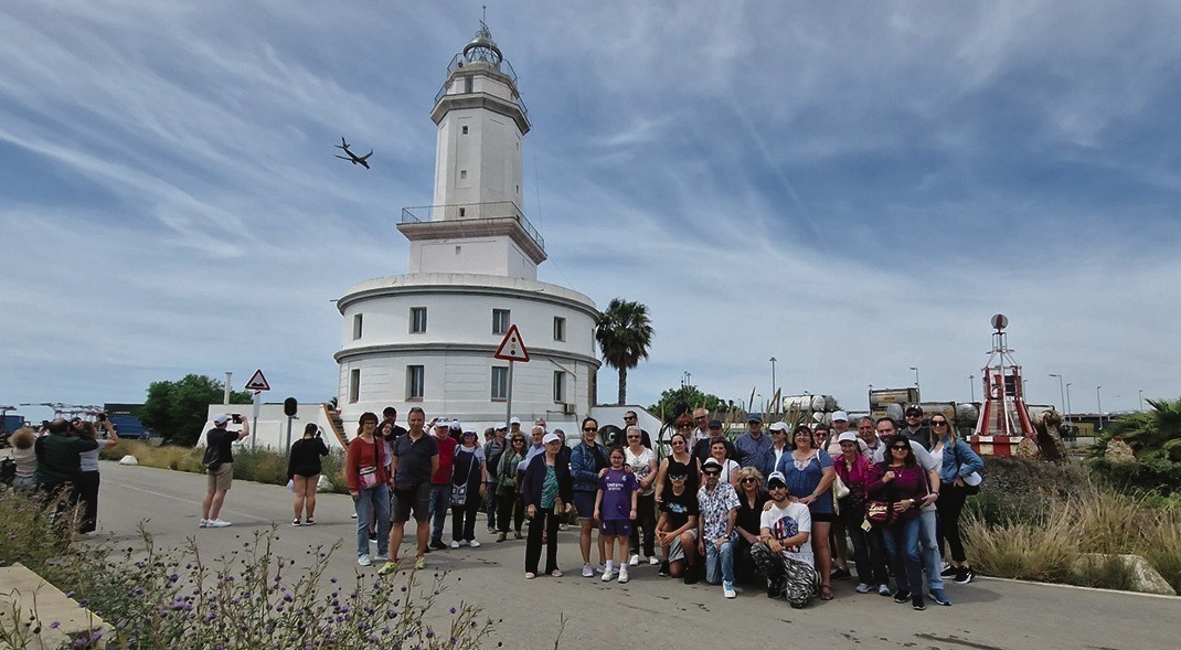 Visita dels veïns de la Marina a la Farola