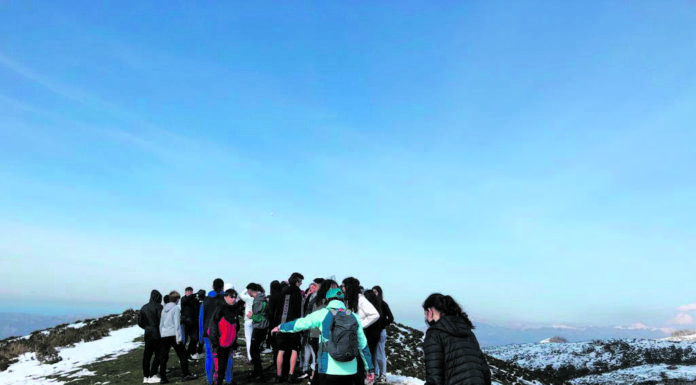 Sortir per aprendre, viatjar per conèixer