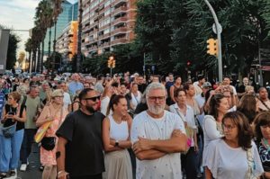 Concentració veïnal per reclamar millores de seguretat