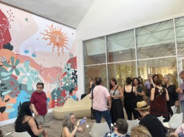Un mural comunitari reivindica l’art i la inclusió