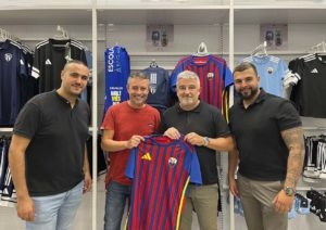 L’Escola de Futbol Ángel Pedraza fa un salt endavant amb Adidas com a nova marca oficial