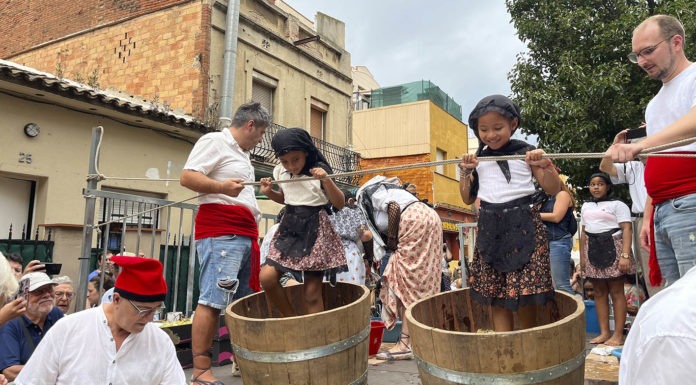 Plus Ultra celebra una trepitjada del raïm amenaçada per la pluja i la manca de relleu
