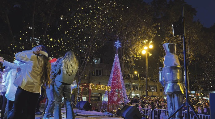 L’encesa de l’arbre arrenca les celebracions de Nadal a la Marina