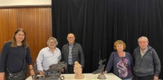 Els Artistes de la Marina presenten les seves obres entre balls i nadales