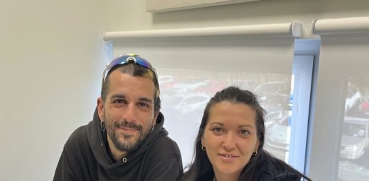 Fan fora de casa una mare amb tres fills amb discapacitat