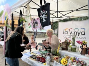 Les entitats de la Marina llueixen a la Festa de la Primavera