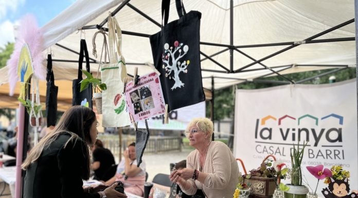 Les entitats de la Marina llueixen a la Festa de la Primavera