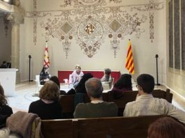 El districte enceta el 8M amb una conversa sobre estereotips de gènere