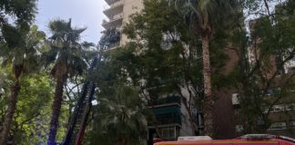 Incendi sense ferits a un domicili del carrer de la Mineria