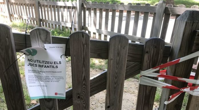 Els nens i nenes de La Marina surten al carrer després d’un mes i mig a casa