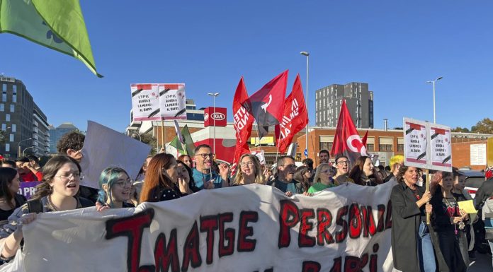 El Pla Director del Consorci d’Educació tanca els graus d’Imatge Personal a l’Institut Mare de Déu de la Mercè