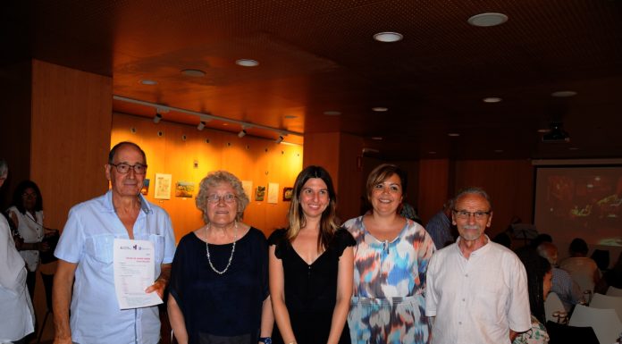 Isabel-Clara Simó emociona el públic de la Biblioteca Francesc Candel