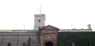 La primera edició de “Viu Montjuïc” acull 30 mil persones i 70 activitats culturals