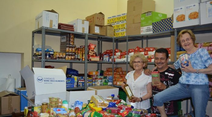 Nova edició de ‘La fam no fa vacances’ Nova edició de 'La fam no fa vacances'