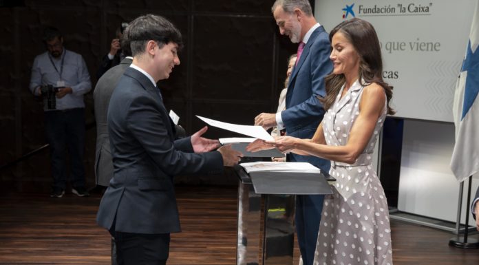 El veí Adrián Agenjo, becat per estudiar a la London School of Economics