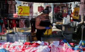 El mercadillo de la Zona Franca, en situació límit després de mesos sense ingressos