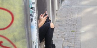 Barcelona comença una campanya per frenar els rumors i missatges discriminatoris a les xarxes socials