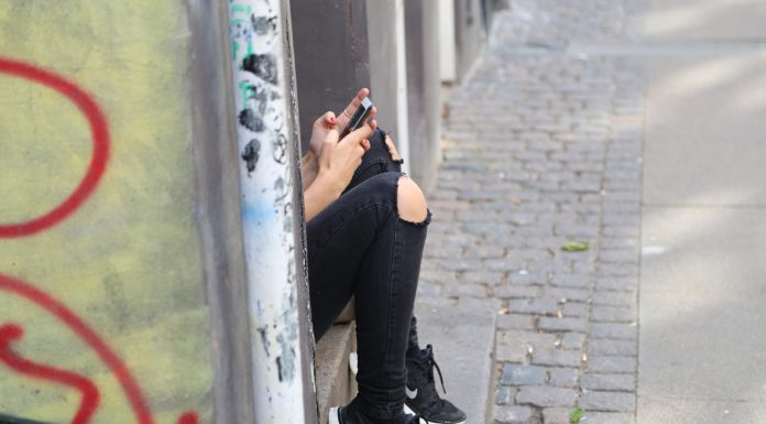 Barcelona comença una campanya per frenar els rumors i missatges discriminatoris a les xarxes socials