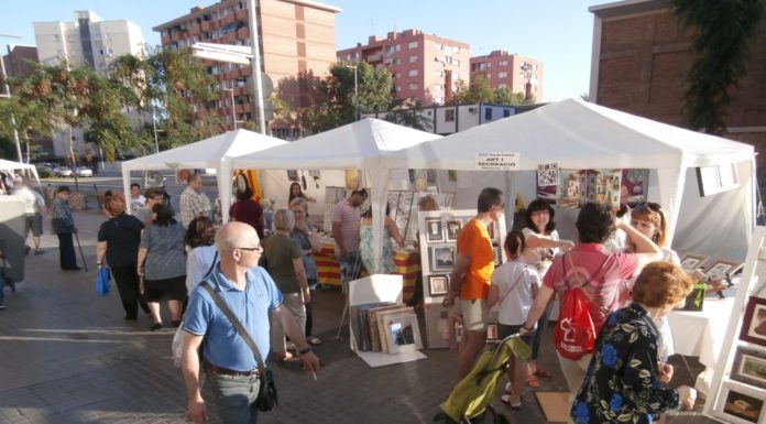 Els comerciants de la Marina celebren la Festa Major al carrer