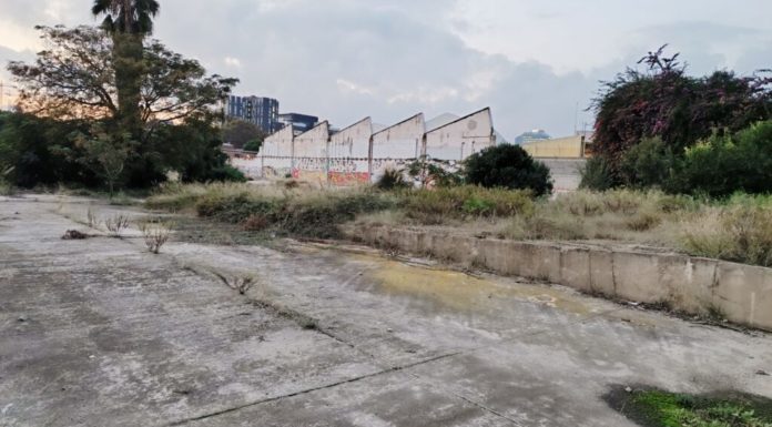 Aparcament al ‘Mercadillo’ de la Marina-Zona Franca