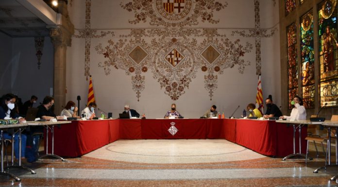 El Plenari de Sants Montjuïc es posiciona en favor als mitjans de comunicació locals