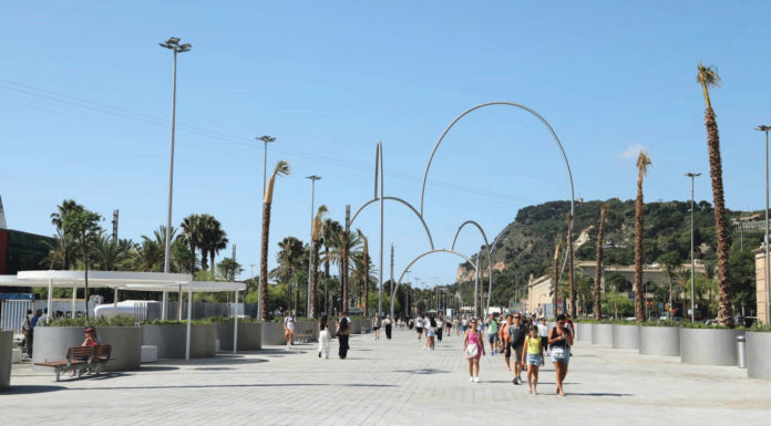 El Port de Barcelona obre al públic el moll Drassanes