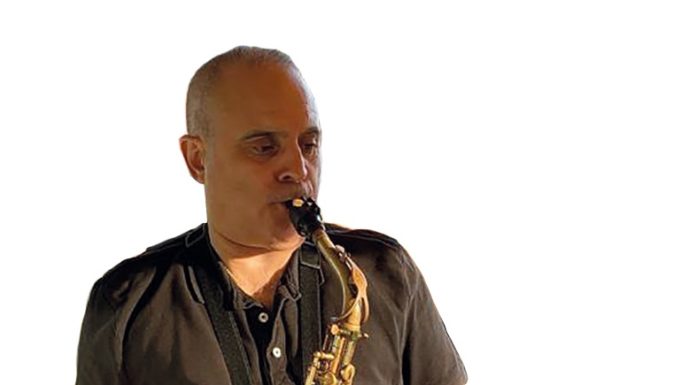 “La meva música ajuda a moltes persones que no poden sortir de casa a passar millor el confinament”