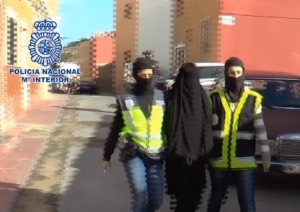 Detinguda una dona al Poble Sec en una operació contra el terrorisme islamista