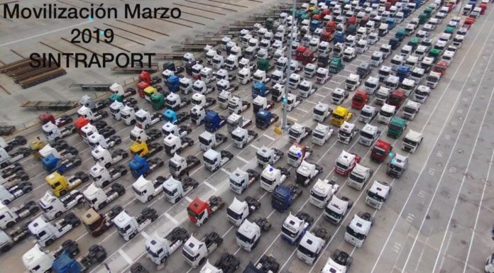 Els camioners del Port protesten pels carrers de Barcelona exigint millores en les seves condicions de treball