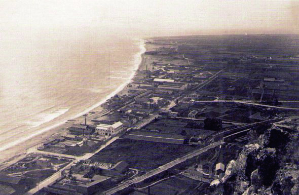 Recordem veient però també escoltant. Quan això no és possible, hem de llegir: Can Tunis