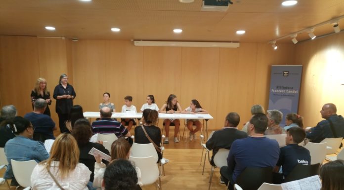 Estudiants de l’Institut Domènech i Montaner presenten el recull de còmics “Les veus de la Marina”