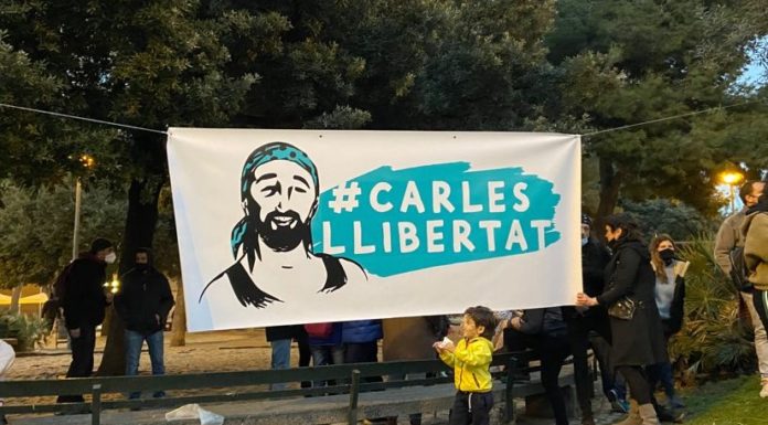 Els carrers de Sants s’omplen per demanar la llibertat d’en Carles