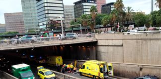 Un jove se suïcida llançant-se des del pont de plaça Cerdà