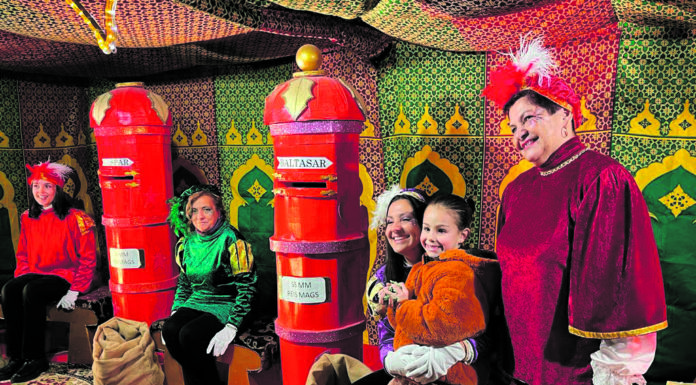 Cartes, xocolata i música a la plaça del Moviment Obrer