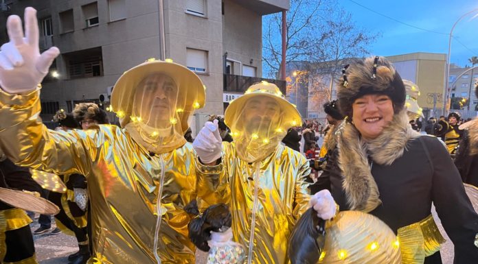 Galeria fotogràfica de la rua de Carnaval de la Marina 2025!