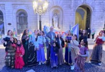 Una desfilada que trenca el silenci de 600 anys