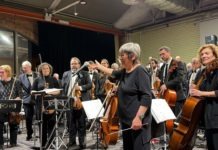 Primavera sonora a Sants: l’Orquestra Amics de la Música omple Cotxeres