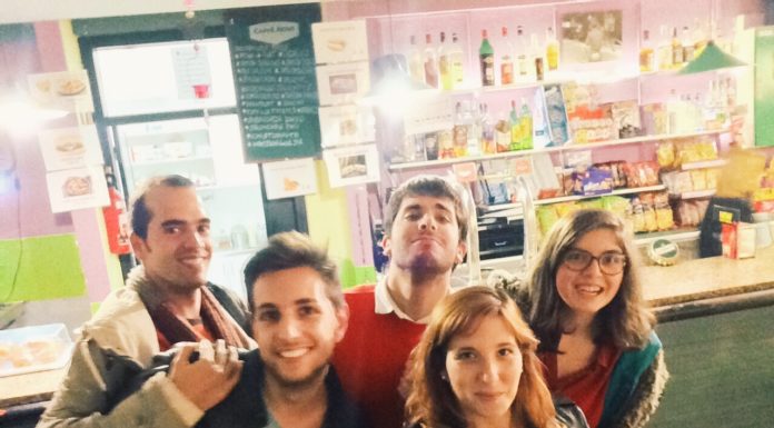 6 delinqüents i una pregunta a No Som Sants : On és Mrs. Gotelé? jordi Roca, Hector Nistal, Gabriel Coromines, Angela Sánchez i Silvia Depares