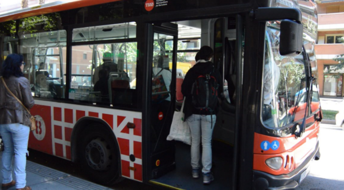 El Nitbus de l’AMB permetrà baixar als usuaris entre parades