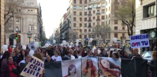 Manifestació a Barcelona per demanar que no s’abandoni la recerca de la Caroline del Valle