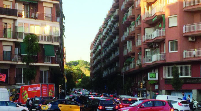 El carrer Alts Forns a la tarda