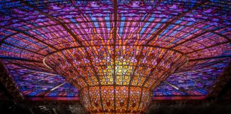 La Iluerna de la Sala de Concerts del Palau de la Música Catalana estrena un nou sistema d’il·luminació, amb més possibilitats escèniques i d’alta eficiència energètica