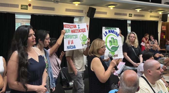 Una cooperativa d’habitatge reclama un terreny per construir-hi